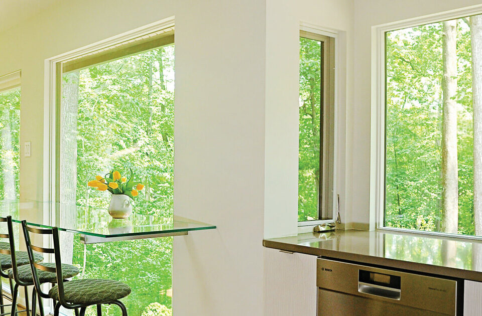 Kolbe offers numerous glass options to meet your project's requirements. Choose various Low-E coatings for energy efficiency in any region. Aesthetic glass choices provide another avenue for personalization.