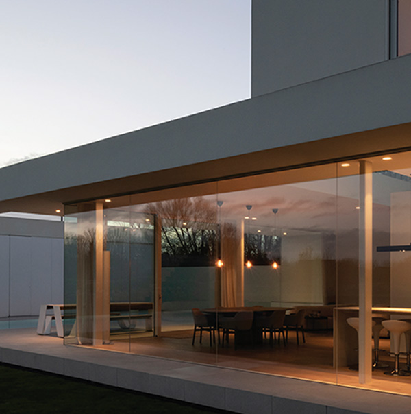 WinDoor's multi-functional windows are ideal for a modern Sarasota home. These windows feature sound-dampening glass and UV filtration for ultimate comfort and energy efficiency in Florida's coastal climate.
